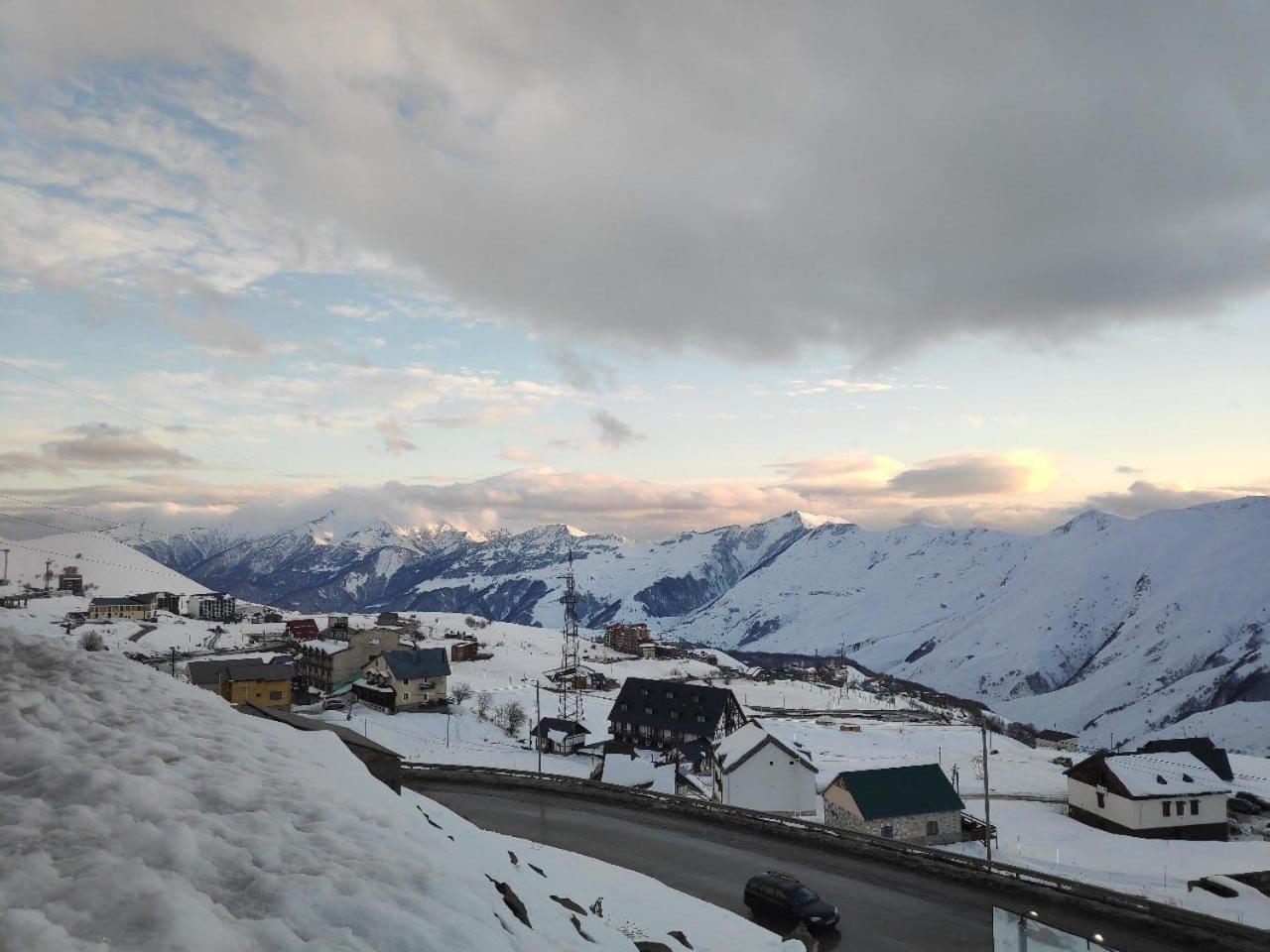 Mountain Dream House Apartment Gudauri Bagian luar foto